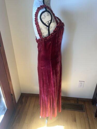 Reformation Pyrenees red velvet midi dress Size 8 Beautiful!!! - Picture 4 of 15