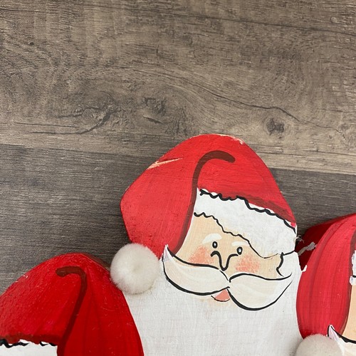 Vintage 6 Weihnachtsmänner Tole bemalte Holz Wandbehang Glocken 3D Kitsch Weihnachtsdeko - Bild 2 von 12