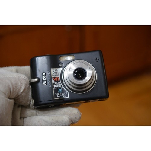 Nikon COOLPIX L12 Digital Camera 3xOptical Zoom Built-in Flash Auto Focus Black - Picture 2 of 12
