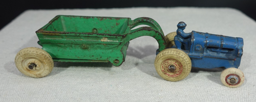 Vintage Unbranded Cast Iron Tractor & Trailer Wagon