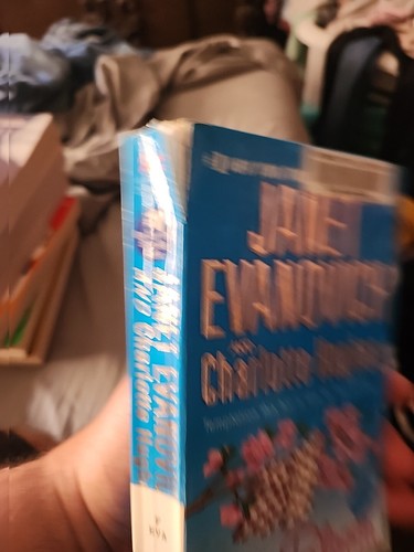 Full Bloom by Janet Evanovich and Charlotte Hughes St. Martin's Paperback Book - Picture 2 of 7