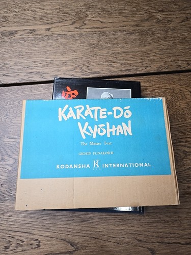 Karate-Do Kyohan: The Master Text Hardcover Gichin Funakoshi W Box - Afbeelding 17 van 20
