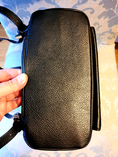 Zaino Furla in pelle nera con coulisse e patta chiusura bottoni doppie cinghie posteriori - Foto 7 di 18