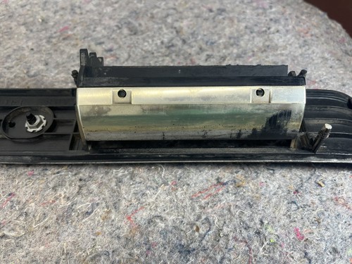 1981-1991 CHEVY CUSTOM DELUXE DASH VENT TRIM BEZEL W/ EMBLEM AND VENTS 14023038 - Picture 10 of 16