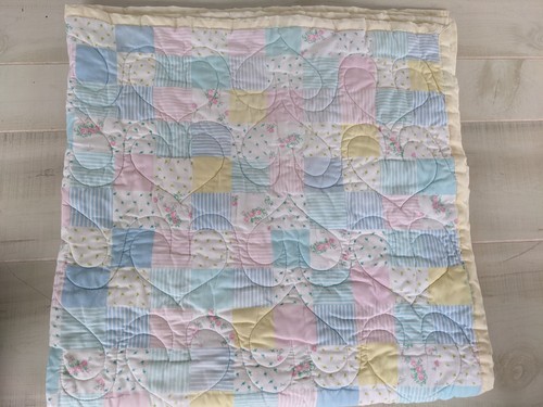 Vintage Pastel Baby Blanket Machine Quilted Patchwork Floral Material Hearts - Picture 4 of 7