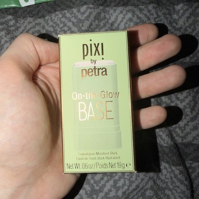 Pixi by Petra On-The-Glow BASE Foundation Feuchtigkeitsstick, Porzellan Neu im Karton