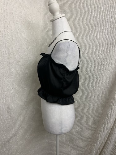 Top corto Intimately Free People negro satinado con correa de espagueti con volantes talla pequeña - Imagen 6 de 11