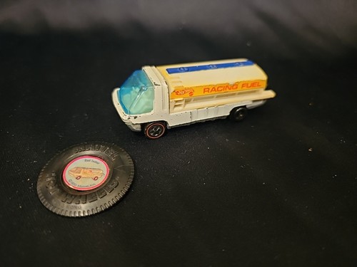 Hot Wheels Redline The Heavyweights Racing Fuel Tanker 1969/71 White - w/ Badge