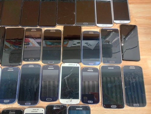 Lot x39 Android Phones - As-Is/Broken/For Parts/Repair *UNTESTED* - Photo 11 sur 17