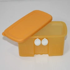 Tupperware FrigeSmart Fruit & Veggie Vented Crisper Container 1.5 cup size 5x4x3