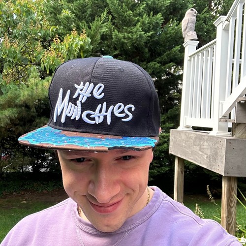 Gorra The Munchies Donut Snapback con borde de mordida azul esmerilado ropa de calle ajustada - Imagen 2 de 7