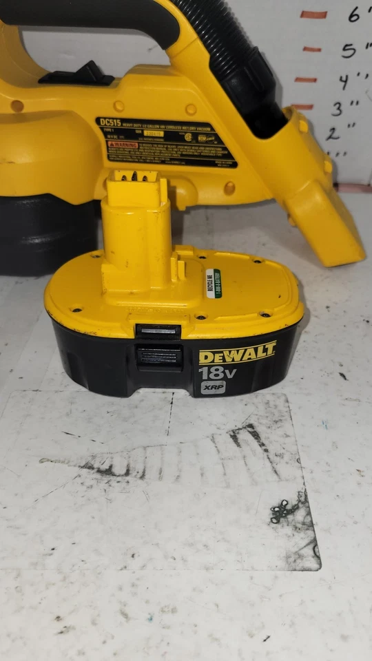 DEWALT DC515 18V Heavy Duty 1/2 Gallon Cordless Wet Dry Vacuum w/ Battery - Image 2 of 4