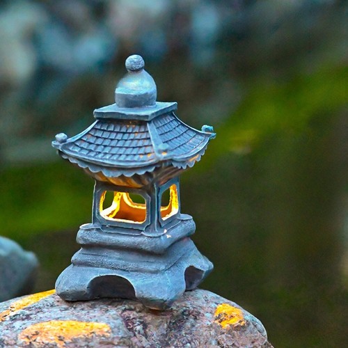 Outdoor Solar Powered Garden Statue Lantern for Yard Patio Landscape Decor - Picture 3 of 11