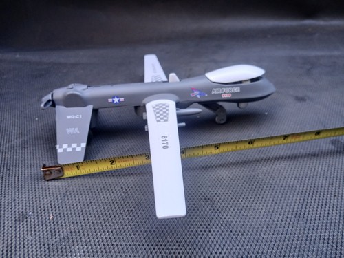 Drone Modelo Fuerza Aérea Militar 8170 S1:41 Batería Daron SIN PROBAR COMO ESTÁ - Imagen 4 de 18