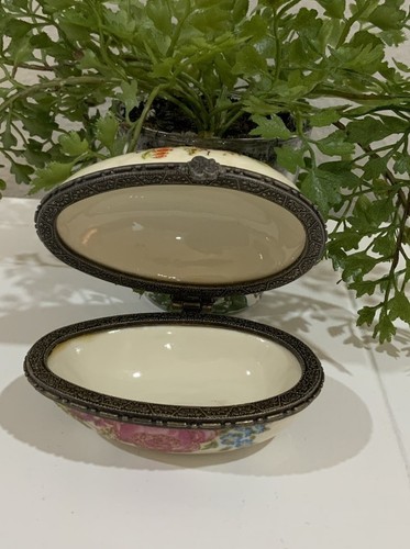 Vtg Porcelain Hinged Egg Trinket Ring Box Cloisonné Floral Cream Gold Multicolor - Picture 8 of 9