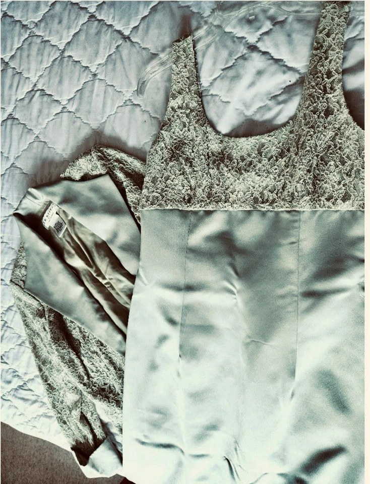 Elegant Lace Overlay A-line formal dress w/ Jacket pistachios green. Wedding - Image 2 of 4