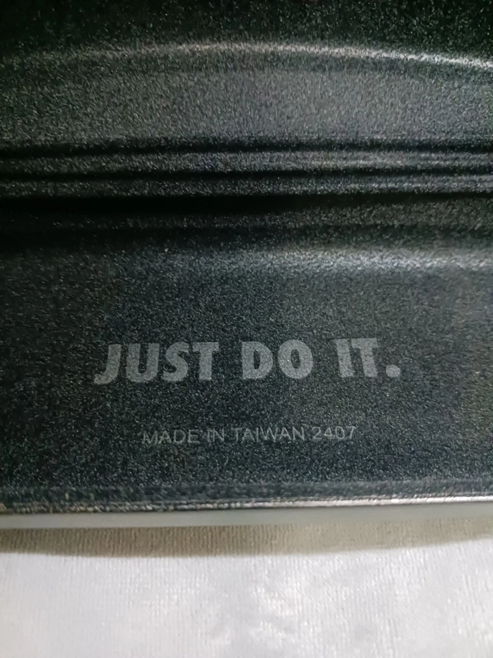 NIKE "Just Do It" Auténtico Estuche de Gafas Negro con Almeja Dura Foto 4 de 4