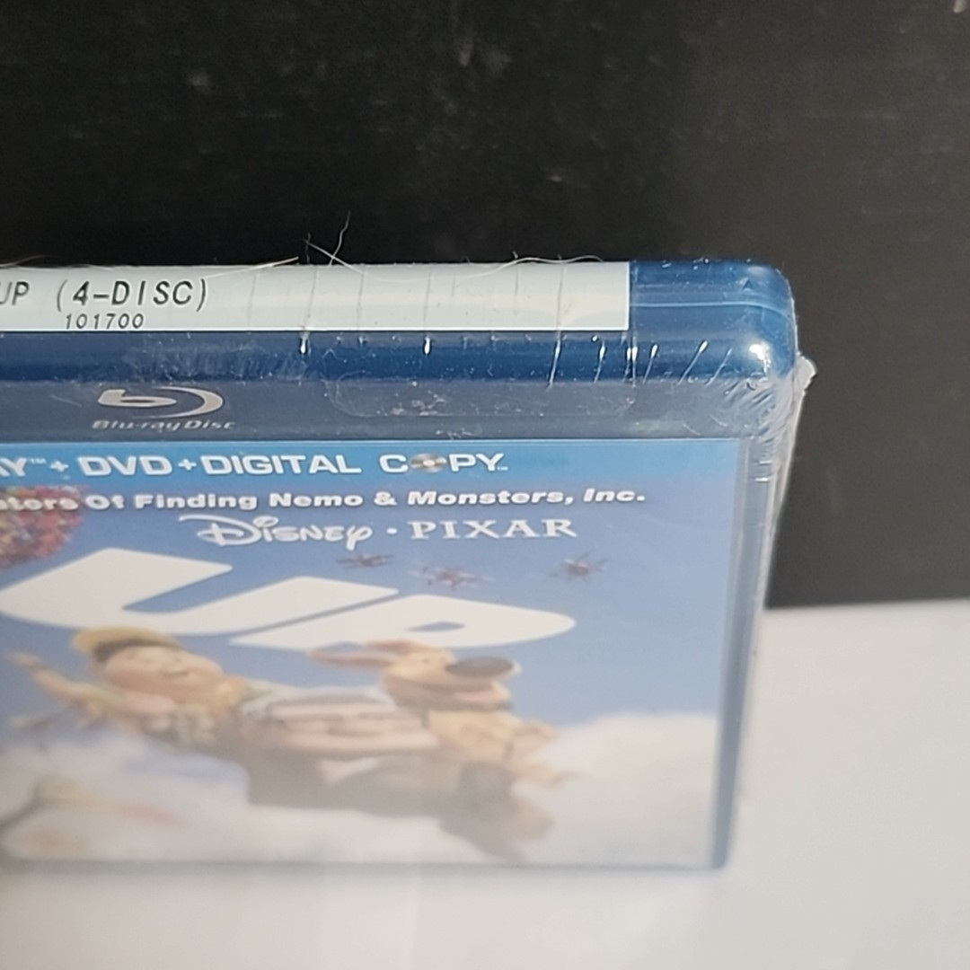 Up (Blu-ray/DVD, 2009, 4-Disc Set, Includes Digital Copy