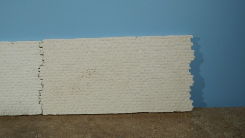 HO Scale  Two sections of Resin BRICK WALL (unpainted) - Picture 6 of 8