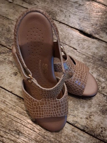 SAS Women's Sandals 6.5 WW - Beige Patent Exotic - New - Orthopedic - Picture 6 of 8