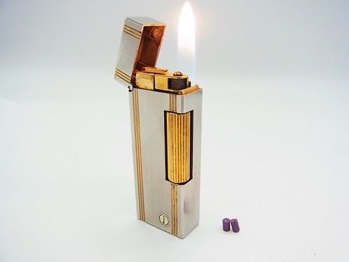 Working Dunhill Rollagas Lighter d Mark Silver Gold Lines With 2p flint (B50