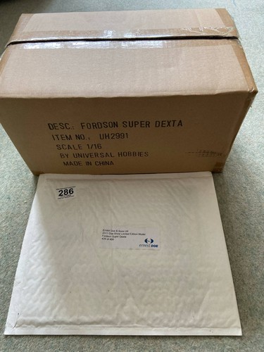 UH 2991 Fordson Super Dexta tractor - 1/16th scale 1 of 499 2011 DOE SHOW - BNIB - Picture 1 of 15