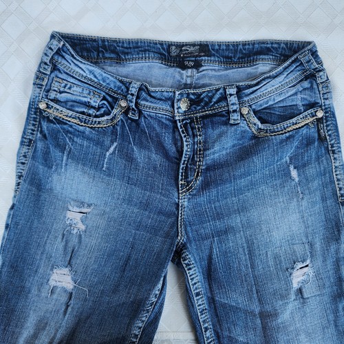 Silver SUKI Mid Capri Cropped Jeans Size 14 Blue Distressed Denim EUC - Picture 2 of 14