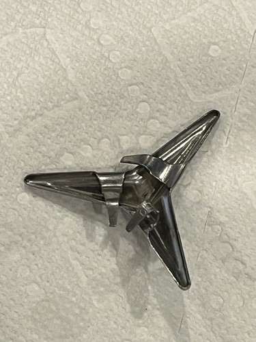 Vintage Mercedes three pointed star Emblem with clips - Foto 2 di 2