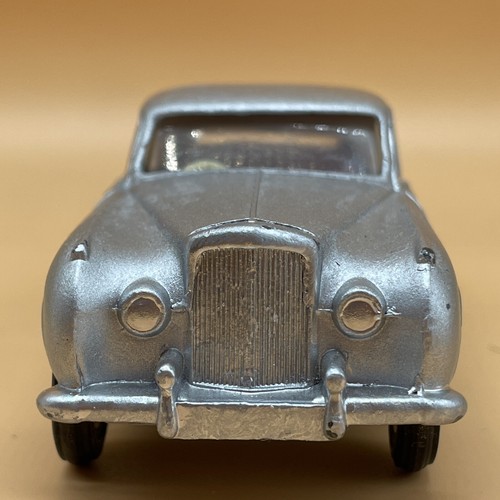 Tri-ang Spot-On #102 Bentley Saloon | Restored 1:42 Diecast | 1950s Silver Model - Picture 2 of 12