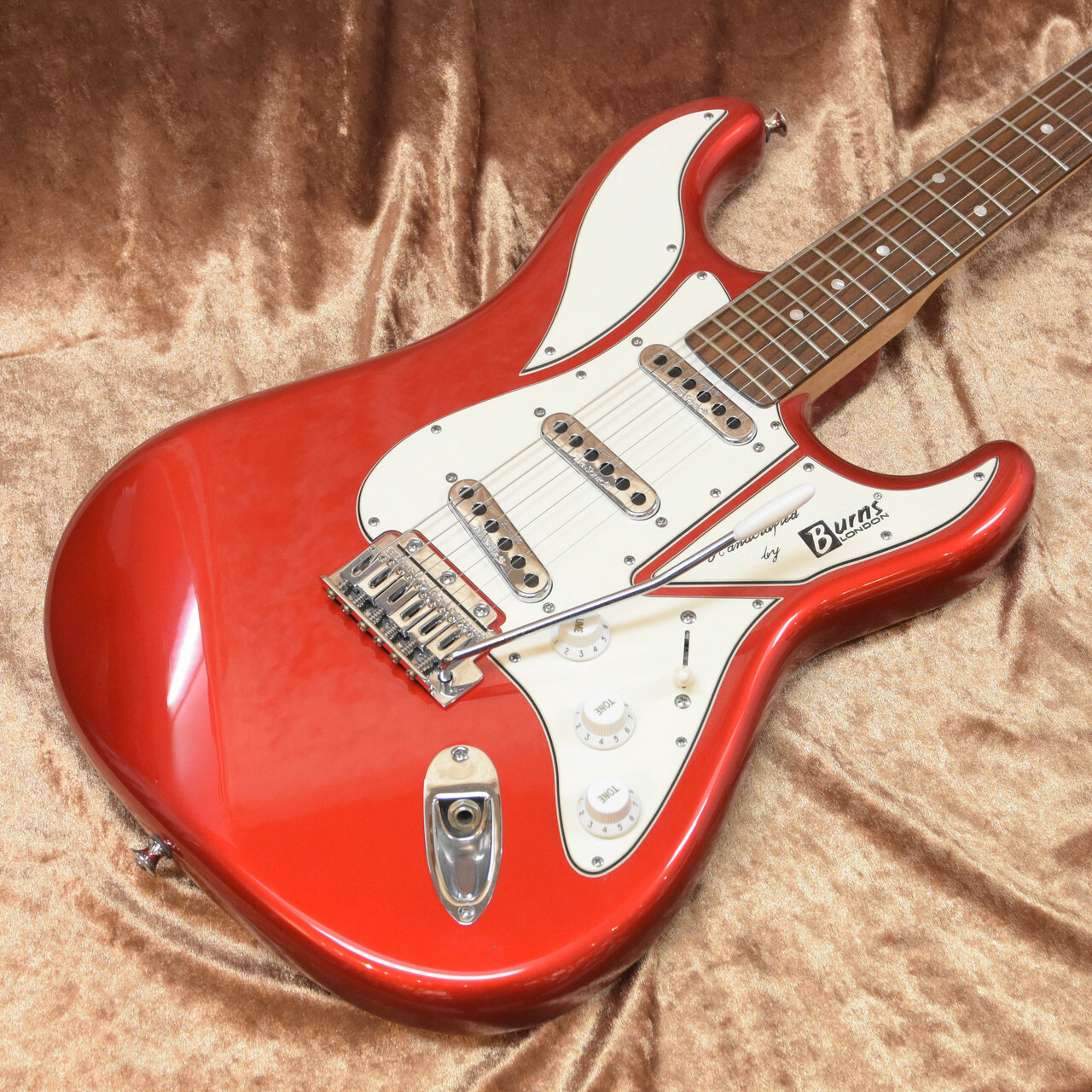 Burns Cobra DX electric guitar Japan rare beautiful vintage popular EMS F S Burns Cobra DX electric guitar Japan rare beautiful vintage popular EMS F S