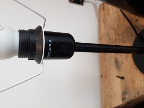 Lampen Vintage Paar Ikea große Tallvik durchbohrt schwarz Metall Tischlampen getestet  - Bild 6 von 12