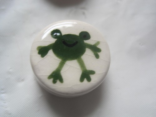 Lotto di 10 ~ Perline in ceramica dipinte a mano rana sorridente felice ~ NUOVE ~ LBDM1 - Foto 2 di 5