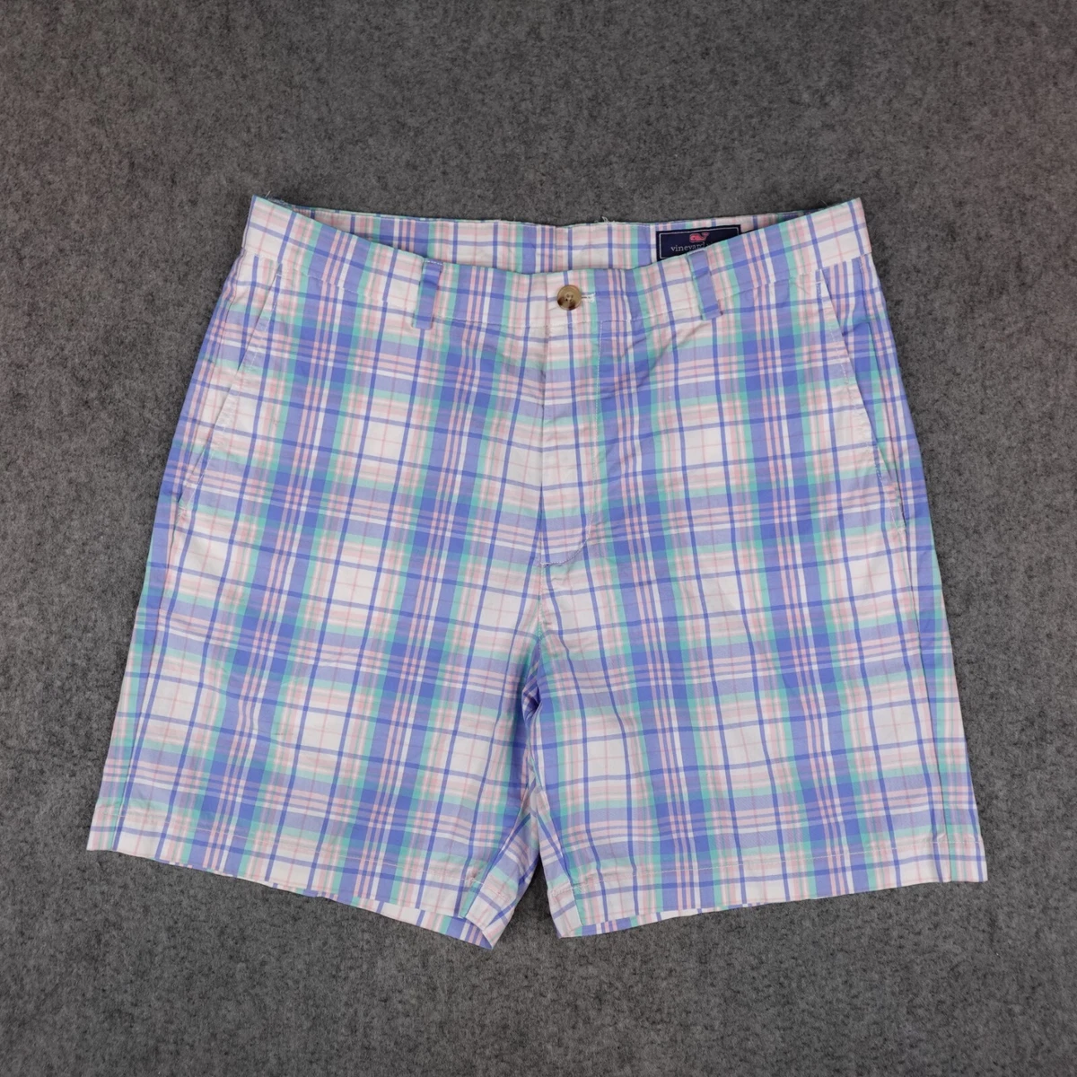 Vineyard vines blue short! Needs a good iron. In... - Depop