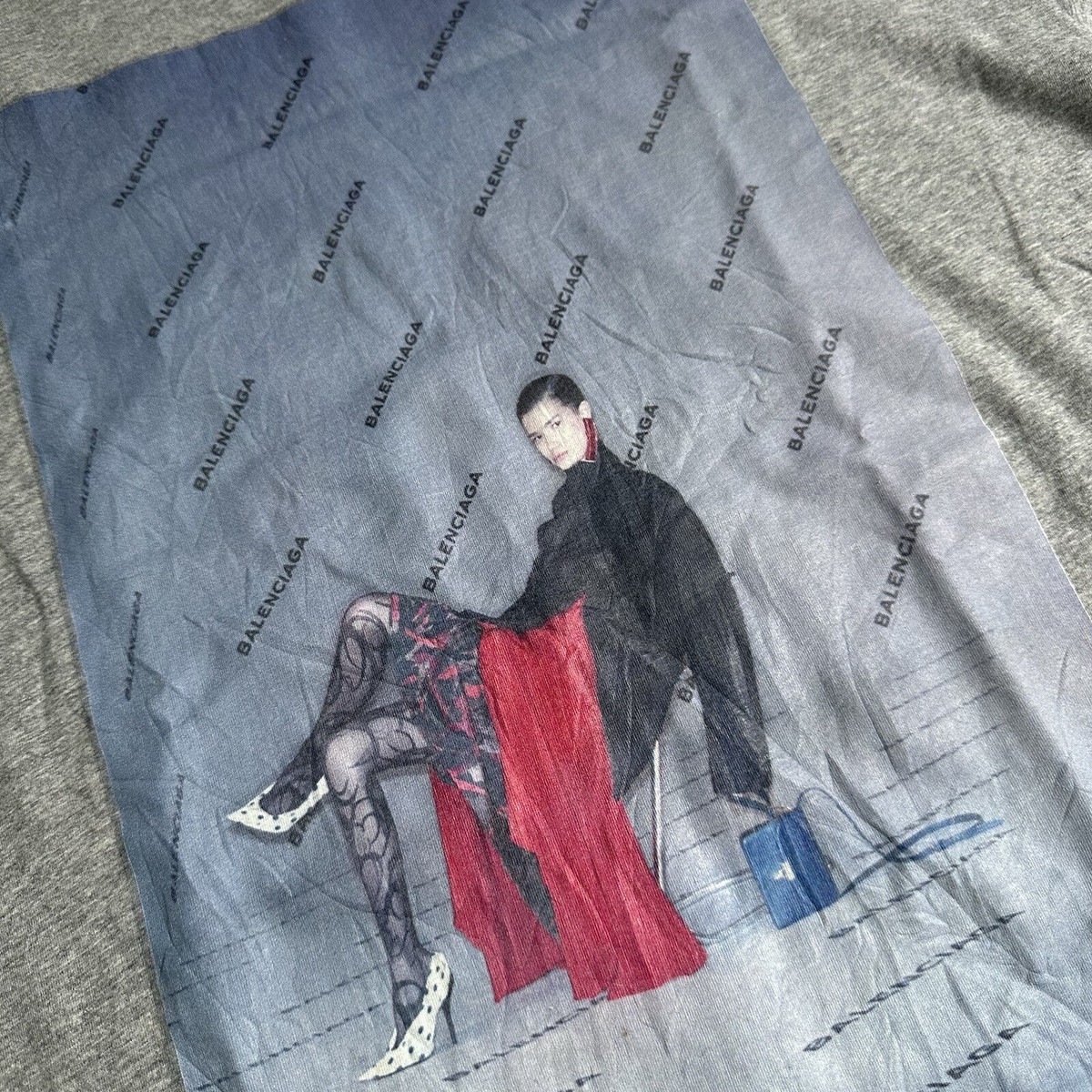 Balenciaga Gray Photoshoot Oversized T-Shirt | eBay Balenciaga Gray Photoshoot Oversized T-Shirt | eBay