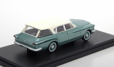 ニック＠Plymouth Station Wagon プラモデル 1/25 Plymouth Valiant Station Wagon 1960 Green Metal Neo 47115 1