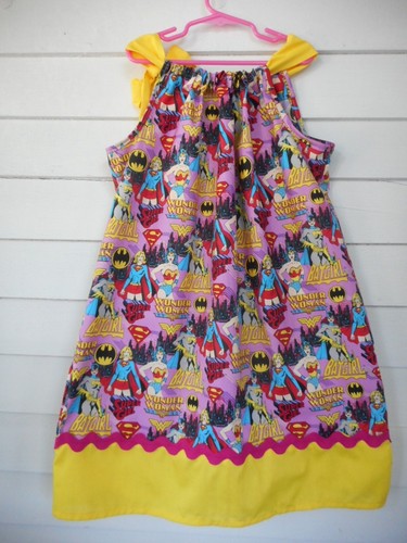 Superhéroe Hecho a Mano Estuche de Almohada Vestido Mujer Maravilla BatGirl Niñas Talla 8 - Imagen 4 de 4