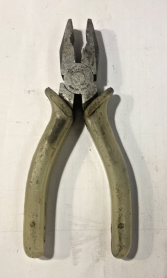 PR VINTAGE INSULATED WIRE CUTTING PLIERS by ELLIOTT-LUCAS CANNOCK (190a)