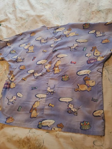 Simply Basic scrub top medium dogs cats Prrr - Picture 4 of 5