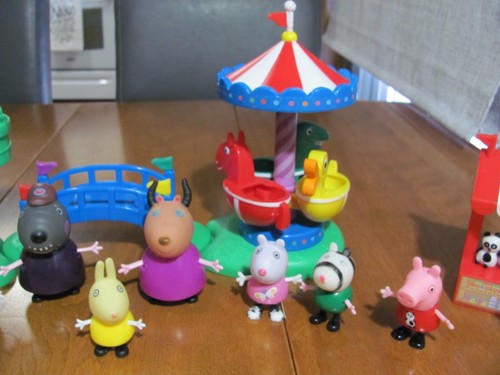 Peppa Pig Fun Fair Playset Ferris Wheel Merry Go Round 11 Figures Carnival - Picture 5 of 19