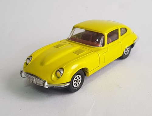 Corgi Toys No. 374, 4.2 Litre Jaguar 'E' Type 2+2 Superb V N Mint Condition - Picture 2 of 12