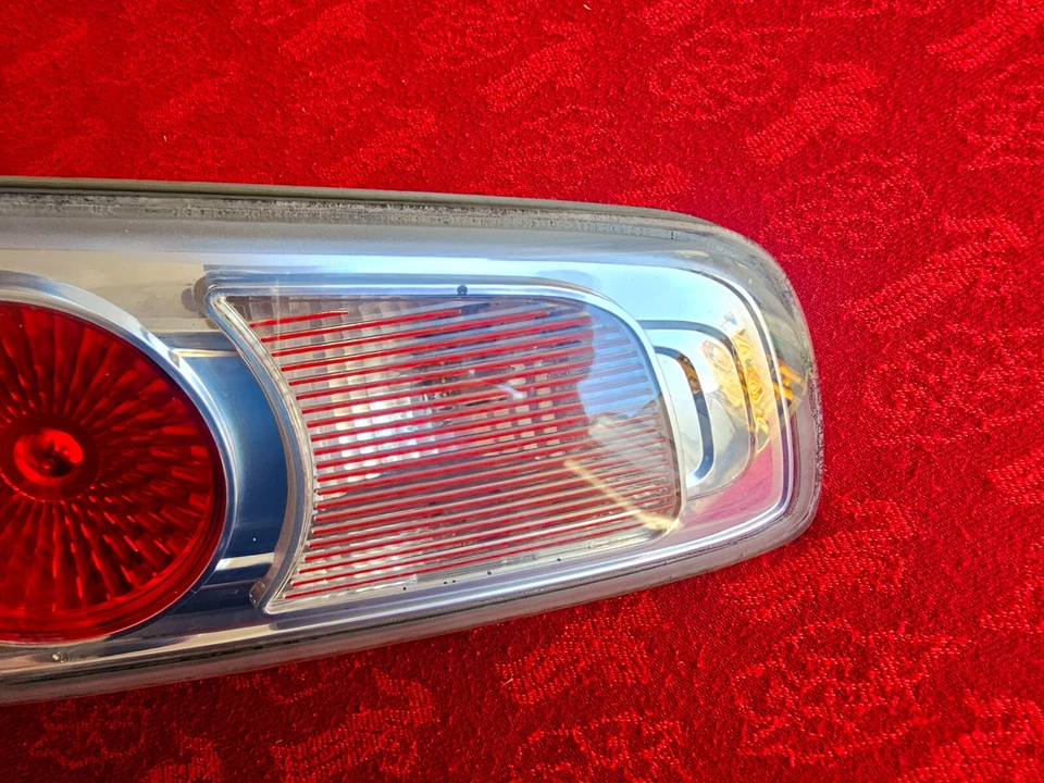 Luz interior maletero trasero izquierdo Mazda 2 II DY Facelift 05-09 N/S 982091 Foto 3 de 4