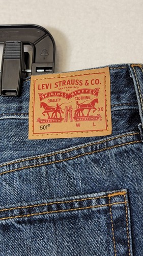 Levi's 501 Women's 32 Cherry Embroidered Button Fly Cut Off Denim Jean Shorts - Picture 8 of 11