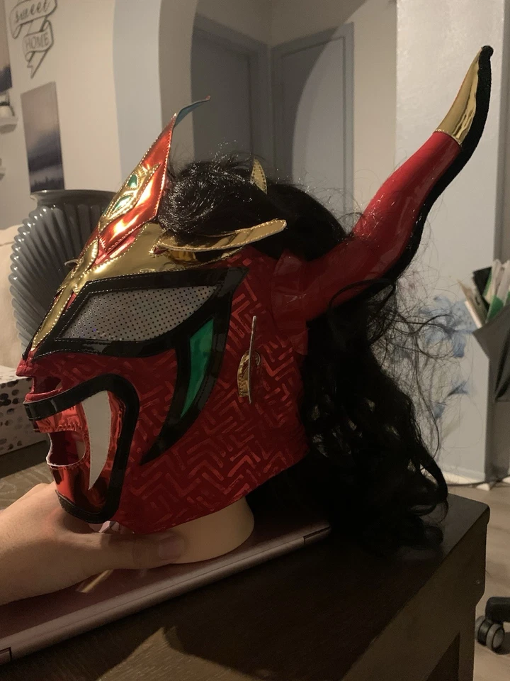 Máscara semi-profissional assinada JUSHIN Thunder LIGER com luchador de luta livre autografada - Imagem 4 de 4