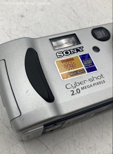 Sony Cyber-Shot DSC-P51 Silver 2.0 MP Auto Focus Compact Digital Camera - Picture 3 of 6
