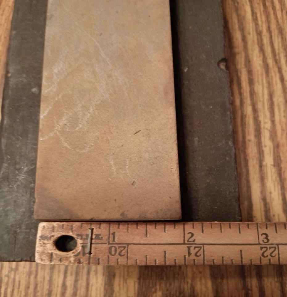 Piedra de afilar vintage en estuche de madera hecho a mano. Muy antiguo y bastante el hallazgo. Foto 2 de 4