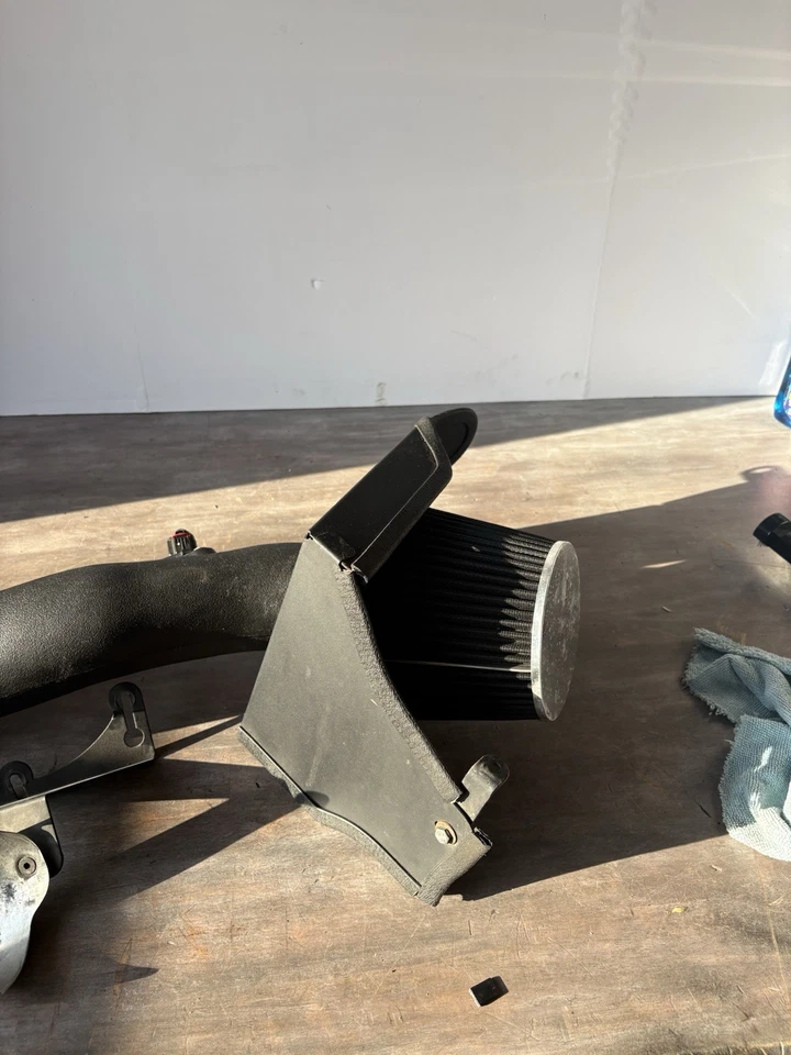 Ford Mustang GT 2005-2009 4,6 L K&N admisión de aire frío conjunto completo Foto 3 de 4