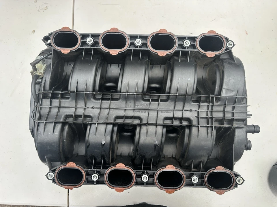 08-10 Porsche Cayenne GTS S Air Intake Plenum Manifold 70304980 - Image 2 of 3