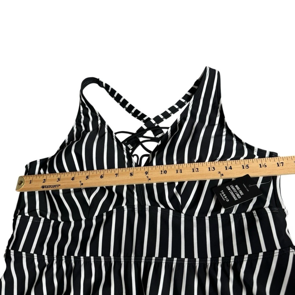 Traje de baño Tankini Torrid Wireless XO Triángulo Negro Blanco Rayas para mujer 2X Nuevo Foto 4 de 4