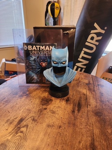 Batman Universe Collectors Busts The Dark Knight Returns Cowl
