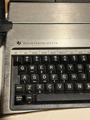 Computadora doméstica Texas Instruments 1982 vintage con 3 juegos - Imagen 5 de 22